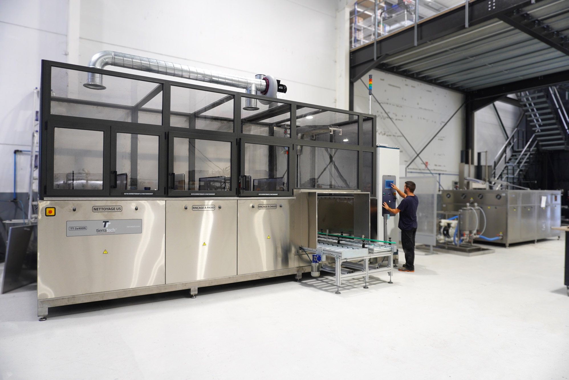 Équipement à ultrasons industriel 3 cuves 530L