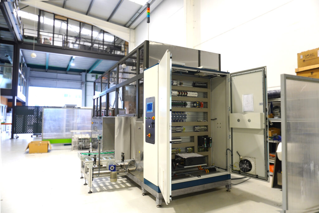 Industrial ultrasonic cleaning equipment 3 - STAGE SYSTEM 530L​