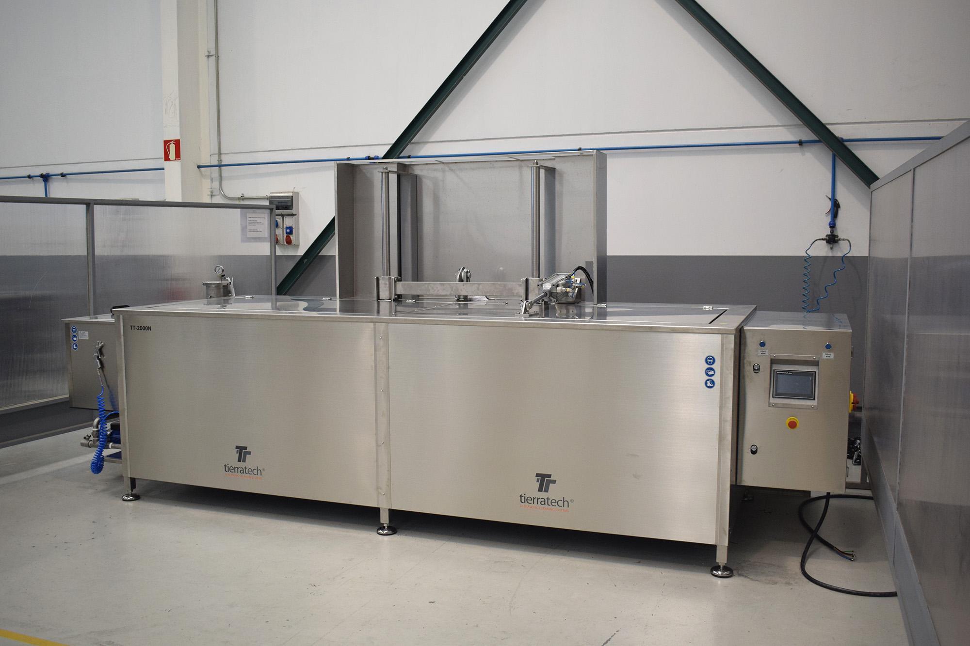 Equipamento de limpeza por ultra-sons industrial automotivo 2.000 L​