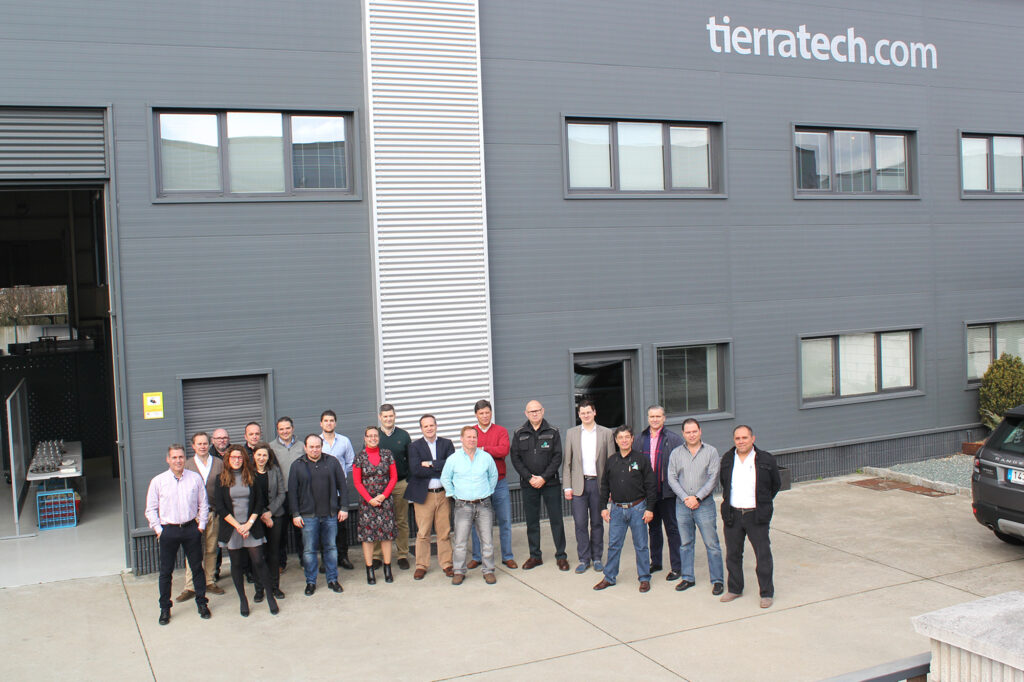 Tierratech 2017 Commercial Meeting: Innovation and Strategy 1 commercial team Tierratech